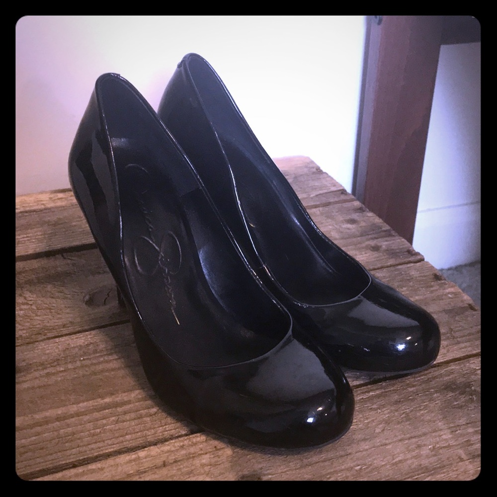 Jessica Simpson black patent pumps